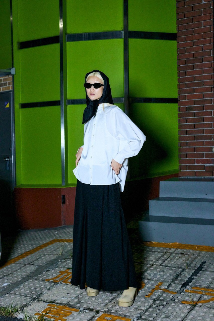 【エンフォルド/ENFOLD】のC/PEブロード レイヤーライク SH/シャツ 人気、トレンドファッション・服の通販 founy(ファニー) ファッション Fashion レディースファッション Fashion for Women トップス・カットソー Cut & Sew Tops シャツ・ブラウス・オフィスカジュアル Elegant Blouses & Button-Ups おすすめ Recommended / Our Picks サテン Satin, Glossy Fabric シンプル Simple, Minimal ジャケット Jacket, Outerwear スタンダード Standard, Basic スリーブ Sleeve, Long Sleeve / Short Sleeve タンク Tank Top, Sleeveless Top バルーン Balloon, Balloon Silhouette ブロード Broadcloth, Fine Cotton ロング Long, Long-Length other-5|ID: prp329100004915293 ipo3291000000036841394