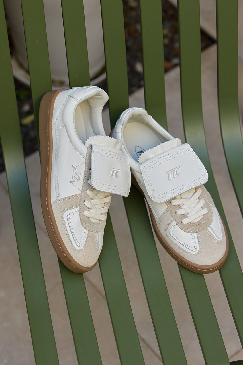 【ウィムガゼット/Whim Gazette】の【THESING】ローカットスニーカー 人気、トレンドファッション・服の通販 founy(ファニー) ファッション Fashion レディースファッション Fashion for Women スニーカー Sneakers, Trainers ハンド Hand, Handmade フラップ Flap, Flap Pocket A/W・秋冬 Autumn/Winter 新作・新入荷 New Arrivals / New In 2025年 2025 2025-2026秋冬・A/W Autumn/Winter 2025–26 AW25–26 other-1|ID: prp329100004915564 ipo3291000000036844289