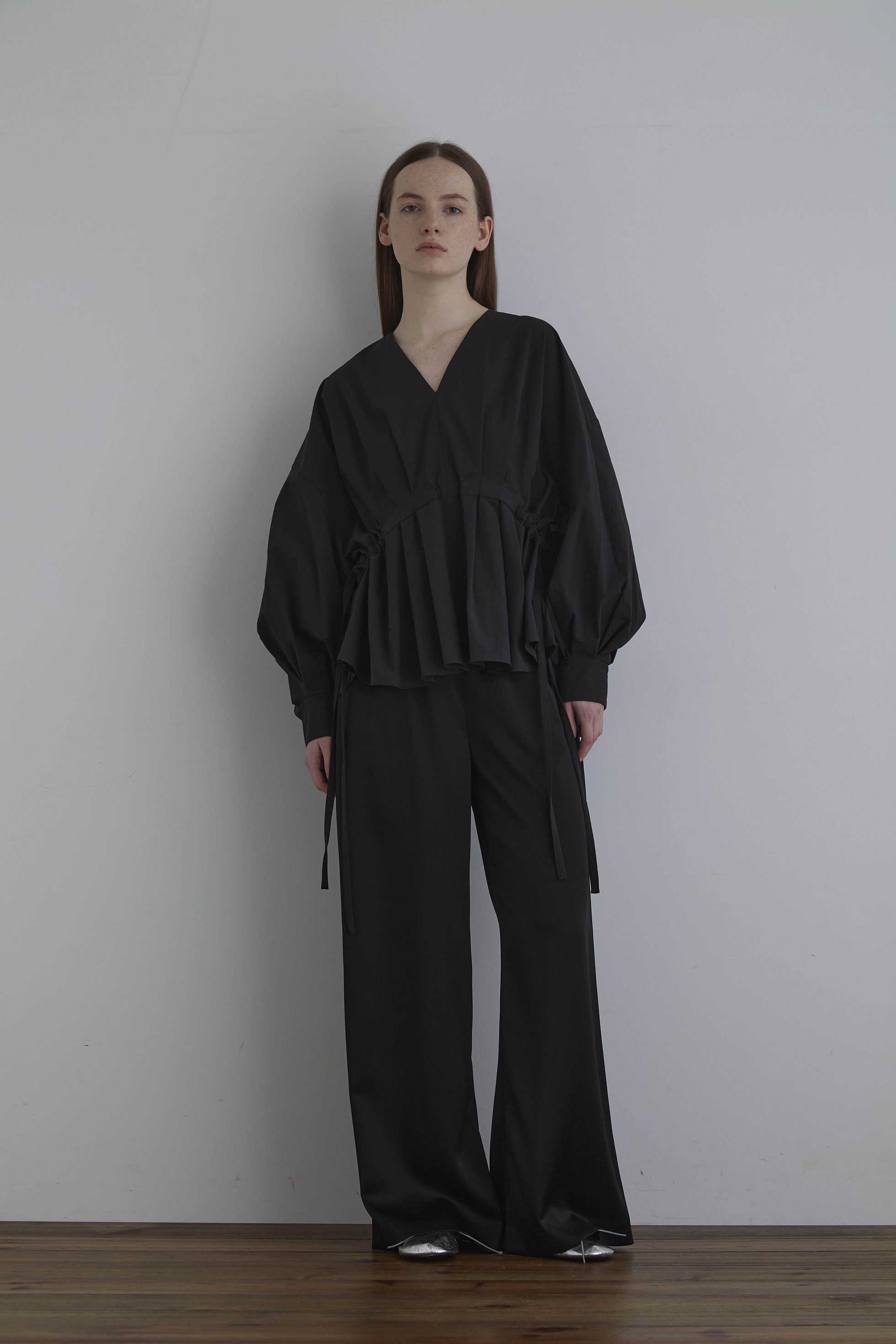 【ル フィル/LE PHIL】の《LE PHIL》ナイロンストレッチブロードブラウス 人気、トレンドファッション・服の通販 founy(ファニー) 　ファッション　Fashion　レディースファッション　Fashion for Women　トップス・カットソー　Cut & Sew Tops　シャツ・ブラウス・オフィスカジュアル　Elegant Blouses & Button-Ups　コンパクト　Compact, Small Size　スタンダード　Standard, Basic　ストレッチ　Stretch, Stretchy Fabric　スポーティ　Sporty, Casual Athletic　スリーブ　Sleeve, Long Sleeve / Short Sleeve　バランス　Balance, Style Balance　パターン　Pattern, Design Print　リボン　Ribbon, Bow　ロング　Long, Long-Length　other-3|ID: prp329100004917487 ipo3291000000036874728