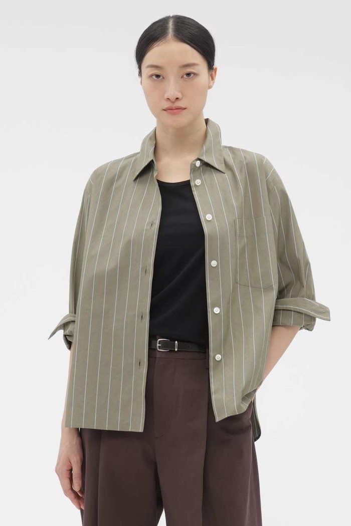 【マーガレットハウエル/MARGARET HOWELL】のWIDE STRIPE COTTON SHIRT インテリア・キッズ・メンズ・レディースファッション・服の通販 founy(ファニー) https://founy.com/ ファッション Fashion レディースファッション Fashion for Women トップス・カットソー Cut & Sew Tops シャツ・ブラウス・オフィスカジュアル Elegant Blouses & Button-Ups なめらか Smooth, Silky Texture シャンブレー Chambray, Denim-Like Fabric ストライプ Stripe, Striped Pattern スリーブ Sleeve, Long Sleeve / Short Sleeve バランス Balance, Style Balance ベーシック Basic, Essential ロング Long, Long-Length ワイド Wide, Wide Fit |ID: prp329100004917630 ipo3291000000036876125