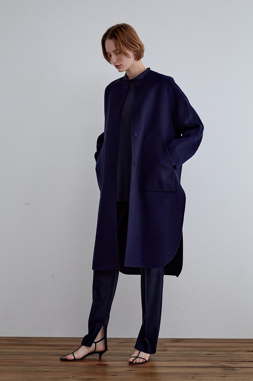 【ル フィル/LE PHIL】の《LE PHIL》ソフトウールリバーノーカラーコート 人気、トレンドファッション・服の通販 founy(ファニー) 　ファッション　Fashion　レディースファッション　Fashion for Women　アウター　Coat / Outerwear Collection　コート・ロングコート・ピーコート　Long Coats, Peacoats & More　シンプル　Simple, Minimal　スタンダード　Standard, Basic　スリット　Slit, Slit Detail　パッチ　Patch, Appliqué　フォルム　Silhouette, Form　ポケット　Pocket, Pocket Detail　ロング　Long, Long-Length　other-3|ID: prp329100004917854 ipo3291000000036878619