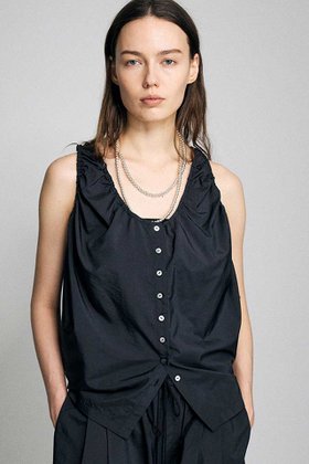 【ブリル/BRILL】のタフタギャザーノースリーブブラウス 人気、トレンドファッション・服の通販 founy(ファニー) ファッション Fashion レディースファッション Fashion for Women トップス・カットソー Cut & Sew Tops キャミソール&ノースリーブ Camisoles & Sleeveless Tops シャツ・ブラウス・オフィスカジュアル Elegant Blouses & Button-Ups ギャザー Gathered, Ruffled タフタ Taffeta, Structured Fabric タンク Tank Top, Sleeveless Top ノースリーブ Sleeveless, No-Sleeve フォルム Silhouette, Form エレガント 上品 Elegant |ID:prp329100004917862