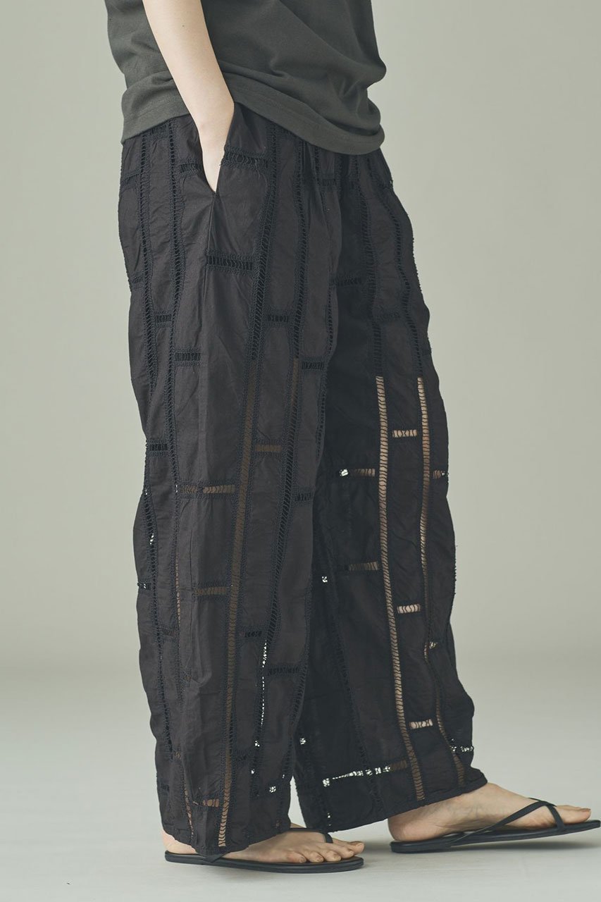 【カレンソロジー/Curensology】のエンブロイダリーパンツ インテリア・キッズ・メンズ・レディースファッション・服の通販 founy(ファニー) ファッション Fashion レディースファッション Fashion for Women パンツ Pants & Trousers インド Indian Textile エレガント 上品 Elegant サテン Satin, Glossy Fabric リネン Linen, Linen Fabric ワイド Wide, Wide Fit ブラック|ID: prp329100004917889 ipo3291000000036879256
