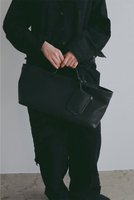 【エトレトウキョウ/ETRE TOKYO】のボンディングレザートート 人気、トレンドファッション・服の通販 founy(ファニー) ファッション Fashion レディースファッション Fashion for Women バッグ Bags スクエア Square, Square Shape なめらか Smooth, Silky Texture フォルム Silhouette, Form ボンディング Bonding, Bonded Fabric ポケット Pocket, Pocket Detail ポーチ Pouch, Small Case エレガント 上品 Elegant 新作・新入荷 New Arrivals / New In |ID:prp329100004917913