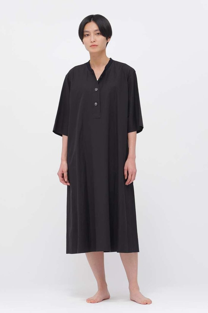【マーガレットハウエル/MARGARET HOWELL】のCOTTON LINEN POPLIN DRESS インテリア・キッズ・メンズ・レディースファッション・服の通販 founy(ファニー) https://founy.com/ ファッション Fashion レディースファッション Fashion for Women ワンピース Dresses フォーマル・パーティードレス・結婚式用ドレス Elegant & Casual Dresses チュニック Tunic Tops & Dresses チュニック Tunic, Long Top ドレス Dress, One-Piece リネン Linen, Linen Fabric リラックス Relax, Relaxed Fit ロング Long, Long-Length エレガント 上品 Elegant 定番 Standard, Basic Item |ID: prp329100004918041 ipo3291000000036887517