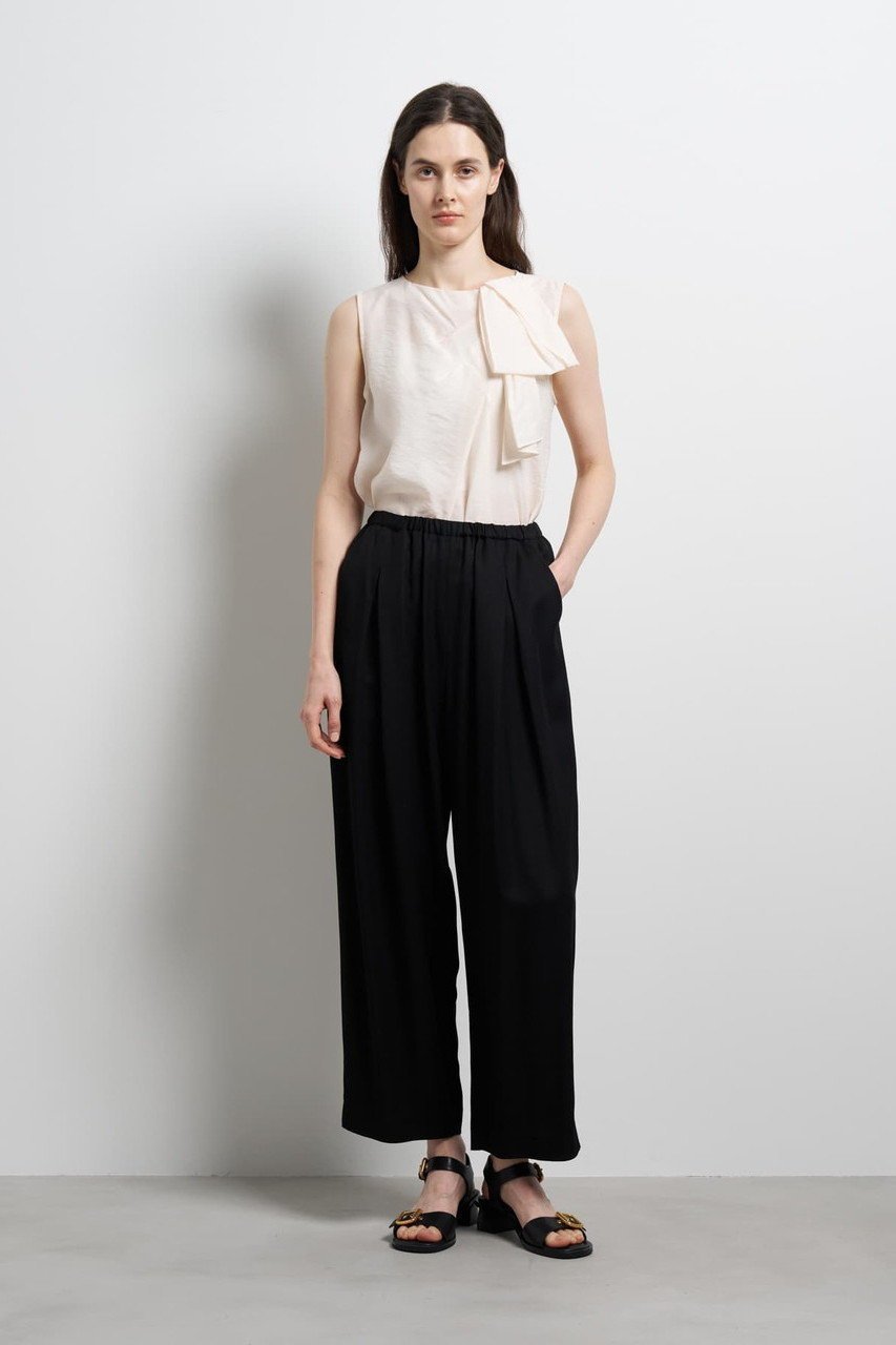 【ランバン オン ブルー/LANVIN en Bleu】のツイルタックカーブパンツ 人気、トレンドファッション・服の通販 founy(ファニー) 　ファッション　Fashion　レディースファッション　Fashion for Women　パンツ　Pants & Trousers　おすすめ　Recommended / Our Picks　クロップド　Cropped, Short Length　シンプル　Simple, Minimal　ジャケット　Jacket, Outerwear　ファブリック　Fabric, Textile　フォルム　Silhouette, Form　リネン　Linen, Linen Fabric　リラックス　Relax, Relaxed Fit　ワイド　Wide, Wide Fit　エレガント 上品　Elegant　other-6|ID: prp329100004918802 ipo3291000000036896935