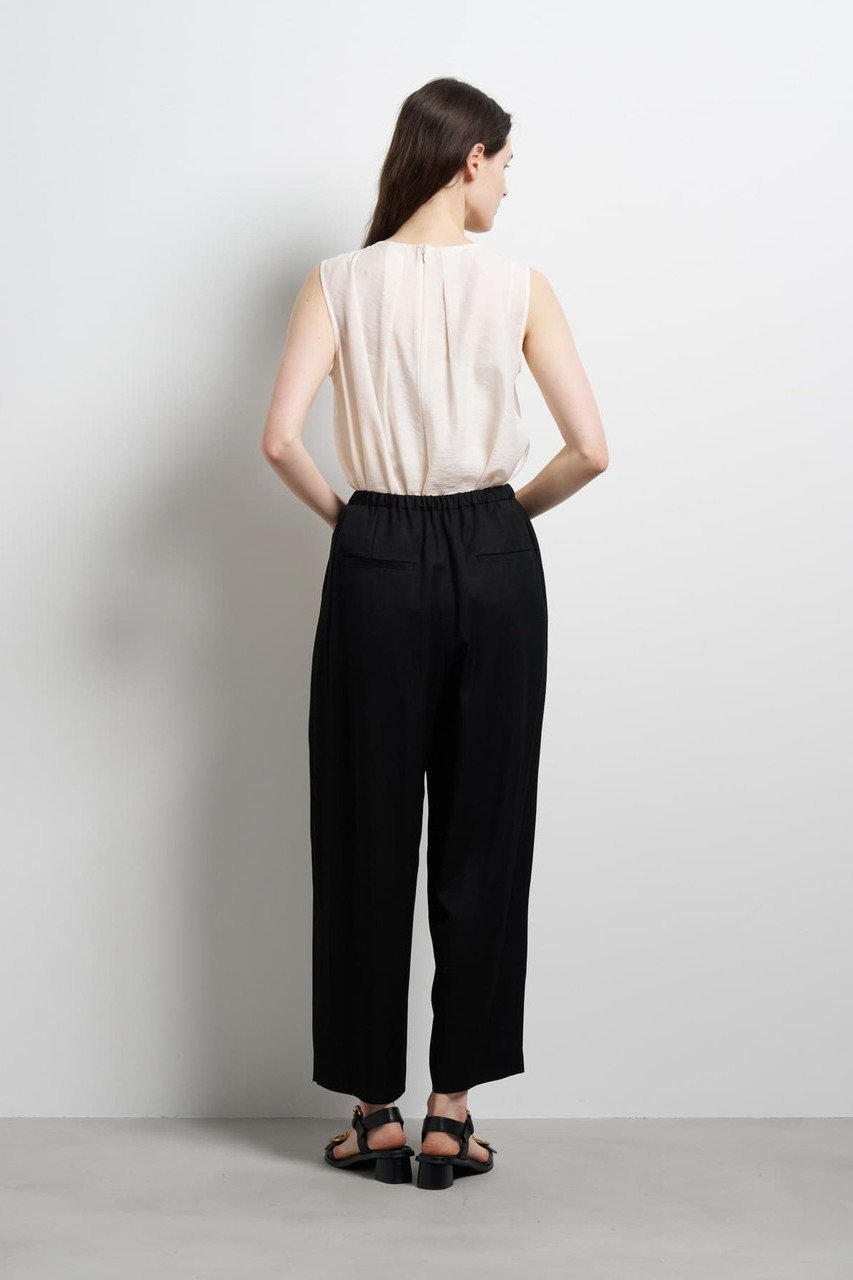 【ランバン オン ブルー/LANVIN en Bleu】のツイルタックカーブパンツ 人気、トレンドファッション・服の通販 founy(ファニー) 　ファッション　Fashion　レディースファッション　Fashion for Women　パンツ　Pants & Trousers　おすすめ　Recommended / Our Picks　クロップド　Cropped, Short Length　シンプル　Simple, Minimal　ジャケット　Jacket, Outerwear　ファブリック　Fabric, Textile　フォルム　Silhouette, Form　リネン　Linen, Linen Fabric　リラックス　Relax, Relaxed Fit　ワイド　Wide, Wide Fit　エレガント 上品　Elegant　other-8|ID: prp329100004918802 ipo3291000000036896937