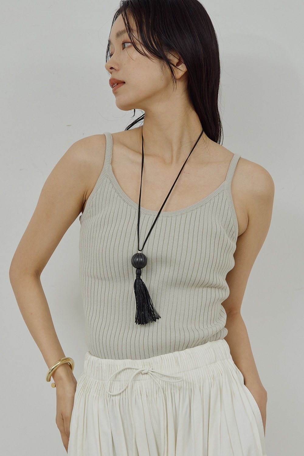 【ガリャルダガランテ/GALLARDAGALANTE】のリブニットキャミソール 人気、トレンドファッション・服の通販 founy(ファニー) 　ファッション　Fashion　レディースファッション　Fashion for Women　トップス・カットソー　Cut & Sew Tops　ニット　Knit Tops & Sweaters　キャミソール&ノースリーブ　Camisoles & Sleeveless Tops　シャツ・ブラウス・オフィスカジュアル　Elegant Blouses & Button-Ups　ロングTシャツ・Tシャツ　Longline T-Shirts & Tees　カットソー・ベーシックTシャツ　Cut-and-Sewn Tops / Stretch Tees & Basics　インナー　Innerwear　キャミソール　Camisole, Spaghetti Strap Top　シンプル　Simple, Minimal　タンク　Tank Top, Sleeveless Top　ベーシック　Basic, Essential　ラップ　Wrap, Wrap Design　エレガント 上品　Elegant　other-5|ID: prp329100004918813 ipo3291000000036897233