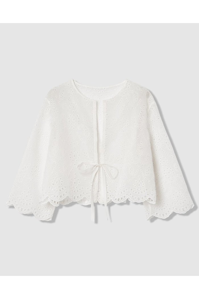 【アナイ/ANAYI】の【セットアップ対応商品】エンブロイダリーボレロ ブラウス インテリア・キッズ・メンズ・レディースファッション・服の通販 founy(ファニー) https://founy.com/ ファッション Fashion レディースファッション Fashion for Women アウター Coat / Outerwear Collection ボレロ・ショート丈ジャケット / ドレス羽織りに Boleros & Short Jackets トップス・カットソー Cut & Sew Tops シャツ・ブラウス・オフィスカジュアル Elegant Blouses & Button-Ups おすすめ Recommended / Our Picks インナー Innerwear エンブロイダリー Embroidery Design キャミソール Camisole, Spaghetti Strap Top シアー Sheer, See-Through シルク Silk, 100% Silk スリーブ Sleeve, Long Sleeve / Short Sleeve セットアップ Set-Up, Coordinated Outfit フロント Front, Front Design ボレロ Bolero, Short Cardigan リボン Ribbon, Bow ロング Long, Long-Length 新作・新入荷 New Arrivals / New In 無地 Plain, Solid Color |ID: prp329100004918818 ipo3291000000036897485