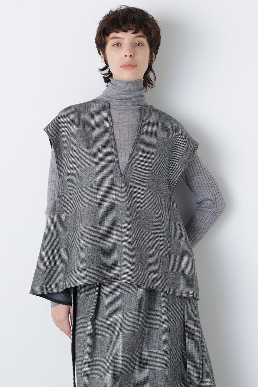 【ヒューエルミュージアム/hueLe Museum】の【STUMBLY】Back Peplum Gilet BL インテリア・キッズ・メンズ・レディースファッション・服の通販 founy(ファニー) 　ファッション　Fashion　レディースファッション　Fashion for Women　アウター　Coat / Outerwear Collection　トップス・カットソー　Cut & Sew Tops　キャミソール&ノースリーブ　Camisoles & Sleeveless Tops　シャツ・ブラウス・オフィスカジュアル　Elegant Blouses & Button-Ups　ベスト&ジレ / 重ね着スタイル　Vests & Gilets　なめらか　Smooth, Silky Texture　ノースリーブ　Sleeveless, No-Sleeve　フロント　Front, Front Design　ペプラム　Peplum, Flared Hem　グレー|ID: prp329100004918879 ipo3291000000036898212