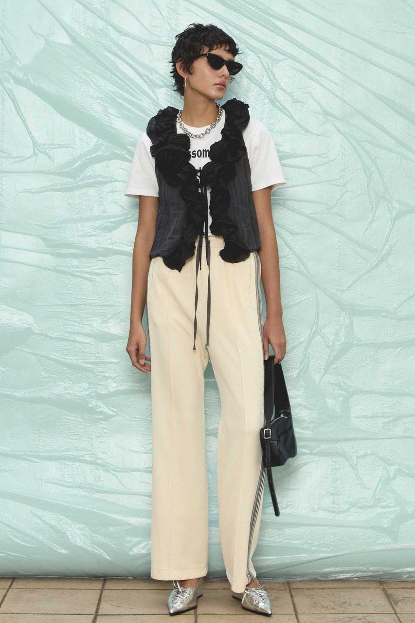 【メゾンスペシャル/MAISON SPECIAL】のWasher Ruffle Tops/ワッシャーフリルトップス 人気、トレンドファッション・服の通販 founy(ファニー) 　ファッション　Fashion　レディースファッション　Fashion for Women　トップス・カットソー　Cut & Sew Tops　キャミソール&ノースリーブ　Camisoles & Sleeveless Tops　シャツ・ブラウス・オフィスカジュアル　Elegant Blouses & Button-Ups　ラッフルトップス・フリルブラウス　Ruffle Tops / Frilled Blouses　タンク　Tank Top, Sleeveless Top　ノースリーブ　Sleeveless, No-Sleeve　バランス　Balance, Style Balance　フリル　Frill, Ruffle　ワッシャー　Washer, Crinkled Finish　夏　Summer　other-6|ID: prp329100004918960 ipo3291000000036898853