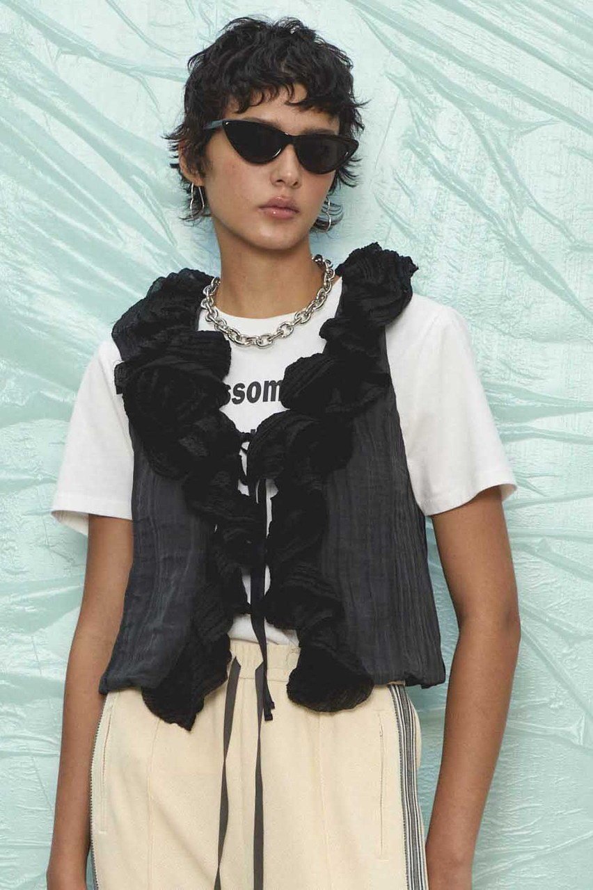 【メゾンスペシャル/MAISON SPECIAL】のWasher Ruffle Tops/ワッシャーフリルトップス 人気、トレンドファッション・服の通販 founy(ファニー) 　ファッション　Fashion　レディースファッション　Fashion for Women　トップス・カットソー　Cut & Sew Tops　キャミソール&ノースリーブ　Camisoles & Sleeveless Tops　シャツ・ブラウス・オフィスカジュアル　Elegant Blouses & Button-Ups　ラッフルトップス・フリルブラウス　Ruffle Tops / Frilled Blouses　タンク　Tank Top, Sleeveless Top　ノースリーブ　Sleeveless, No-Sleeve　バランス　Balance, Style Balance　フリル　Frill, Ruffle　ワッシャー　Washer, Crinkled Finish　夏　Summer　other-7|ID: prp329100004918960 ipo3291000000036898855