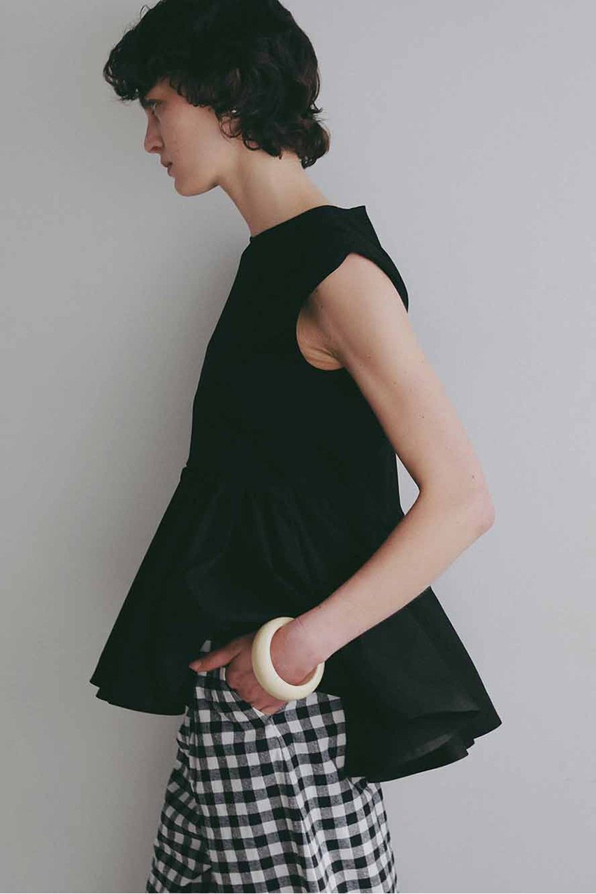 【ハー/HER.】のボリュームペプラムカットソー 人気、トレンドファッション・服の通販 founy(ファニー) 　ファッション　Fashion　レディースファッション　Fashion for Women　トップス・カットソー　Cut & Sew Tops　シャツ・ブラウス・オフィスカジュアル　Elegant Blouses & Button-Ups　ロングTシャツ・Tシャツ　Longline T-Shirts & Tees　カットソー・ベーシックTシャツ　Cut-and-Sewn Tops / Stretch Tees & Basics　おすすめ　Recommended / Our Picks　カットソー　Cut and Sewn Top　ショート　Short, Short Length　スリーブ　Sleeve, Long Sleeve / Short Sleeve　ドッキング　Docking, Mixed Material　フリル　Frill, Ruffle　フレア　Flare, Flared　フレンチ　French, French Style　ペプラム　Peplum, Flared Hem　新作・新入荷　New Arrivals / New In　other-2|ID: prp329100004919072 ipo3291000000036900316