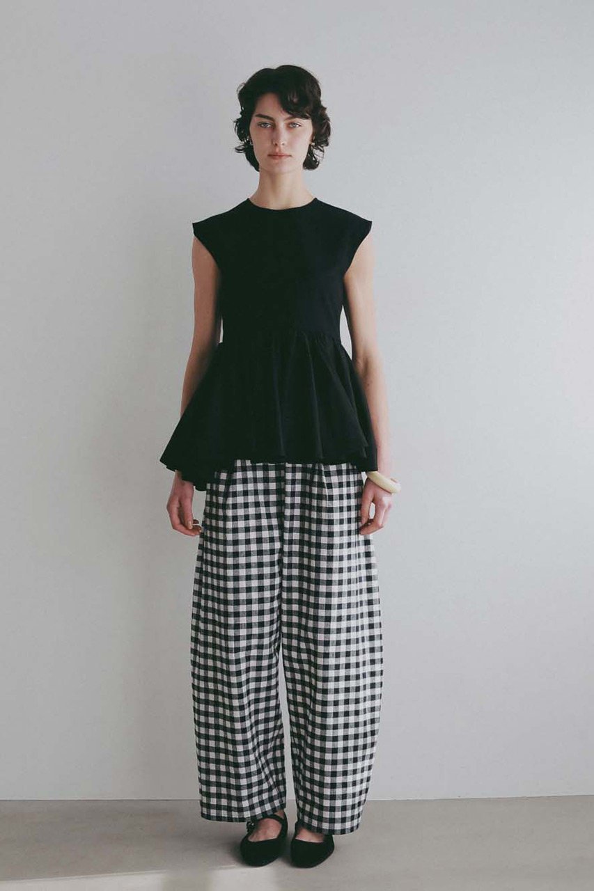 【ハー/HER.】のボリュームペプラムカットソー 人気、トレンドファッション・服の通販 founy(ファニー) 　ファッション　Fashion　レディースファッション　Fashion for Women　トップス・カットソー　Cut & Sew Tops　シャツ・ブラウス・オフィスカジュアル　Elegant Blouses & Button-Ups　ロングTシャツ・Tシャツ　Longline T-Shirts & Tees　カットソー・ベーシックTシャツ　Cut-and-Sewn Tops / Stretch Tees & Basics　おすすめ　Recommended / Our Picks　カットソー　Cut and Sewn Top　ショート　Short, Short Length　スリーブ　Sleeve, Long Sleeve / Short Sleeve　ドッキング　Docking, Mixed Material　フリル　Frill, Ruffle　フレア　Flare, Flared　フレンチ　French, French Style　ペプラム　Peplum, Flared Hem　新作・新入荷　New Arrivals / New In　other-3|ID: prp329100004919072 ipo3291000000036900317