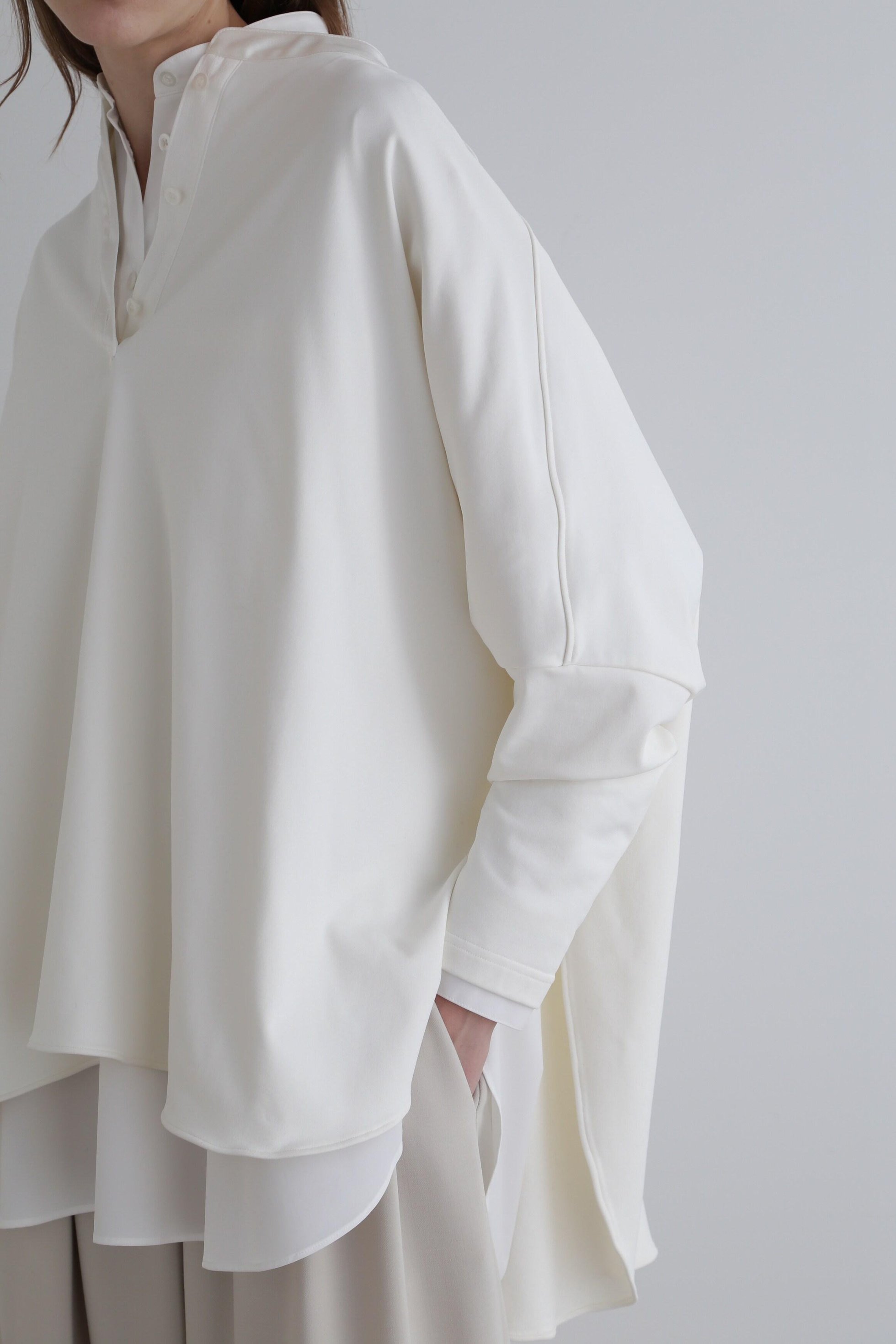 【ル フィル/LE PHIL】の《LE PHIL》ハイストレッチ裏起毛プルオーバー 人気、トレンドファッション・服の通販 founy(ファニー) 　ファッション　Fashion　レディースファッション　Fashion for Women　トップス・カットソー　Cut & Sew Tops　シャツ・ブラウス・オフィスカジュアル　Elegant Blouses & Button-Ups　ロングTシャツ・Tシャツ　Longline T-Shirts & Tees　カジュアルプルオーバー・ニットトップス　Pullovers & Knit Tops / Casual Pullovers　カットソー・ベーシックTシャツ　Cut-and-Sewn Tops / Stretch Tees & Basics　ウォーム　Warm Fabric　エレガント 上品　Elegant　サテン　Satin, Glossy Fabric　シンプル　Simple, Minimal　スタンダード　Standard, Basic　ストレッチ　Stretch, Stretchy Fabric　スリット　Slit, Slit Detail　スリーブ　Sleeve, Long Sleeve / Short Sleeve　パターン　Pattern, Design Print　フォルム　Silhouette, Form　ボックス　Boxy, Box Shape　ボトム　Bottoms, Lower Wear　ロング　Long, Long-Length　other-7|ID: prp329100004919369 ipo3291000000036904490