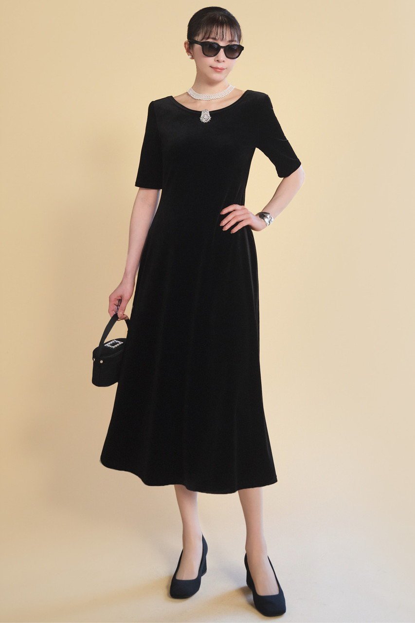 【デイジーリン/DAISY LIN】のDaisy Velour Dress “Day & Night” 人気、トレンドファッション・服の通販 founy(ファニー) 　ファッション　Fashion　レディースファッション　Fashion for Women　ワンピース　Dresses　フォーマル・パーティードレス・結婚式用ドレス　Elegant & Casual Dresses　チュニック　Tunic Tops & Dresses　おすすめ　Recommended / Our Picks　アクセサリー　Fashion Accessories　ウォッシャブル　Machine Washable　エレガント 上品　Elegant　ストレッチ　Stretch, Stretchy Fabric　チュニック　Tunic, Long Top　ベロア　Velour, Soft Velvet　ラウンド　Round, Round Neck　リラックス　Relax, Relaxed Fit　定番　Standard, Basic Item　新作・新入荷　New Arrivals / New In　other-8|ID: prp329100004919379 ipo3291000000036904572