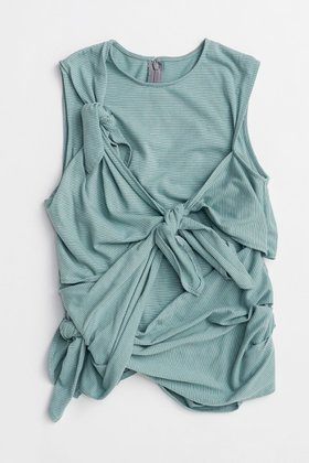 【メゾンスペシャル/MAISON SPECIAL】のKnot Sleeveless Border T-Shirt/ノットノースリーブボーダーTEE 人気、トレンドファッション・服の通販 founy(ファニー) ファッション Fashion レディースファッション Fashion for Women トップス・カットソー Cut & Sew Tops キャミソール&ノースリーブ Camisoles & Sleeveless Tops シャツ・ブラウス・オフィスカジュアル Elegant Blouses & Button-Ups ロングTシャツ・Tシャツ Longline T-Shirts & Tees カットソー・ベーシックTシャツ Cut-and-Sewn Tops / Stretch Tees & Basics ショート Short, Short Length シンプル Simple, Minimal スリーブ Sleeve, Long Sleeve / Short Sleeve タンク Tank Top, Sleeveless Top バランス Balance, Style Balance リボン Ribbon, Bow 新作・新入荷 New Arrivals / New In |ID:prp329100004919468