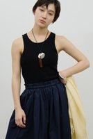 【ガリャルダガランテ/GALLARDAGALANTE】の〈前後2way〉ハイツイストリブタンク 人気、トレンドファッション・服の通販 founy(ファニー) ファッション Fashion レディースファッション Fashion for Women トップス・カットソー Cut & Sew Tops キャミソール&ノースリーブ Camisoles & Sleeveless Tops シャツ・ブラウス・オフィスカジュアル Elegant Blouses & Button-Ups ロングTシャツ・Tシャツ Longline T-Shirts & Tees カットソー・ベーシックTシャツ Cut-and-Sewn Tops / Stretch Tees & Basics インナー Innerwear キャミソール Camisole, Spaghetti Strap Top コンパクト Compact, Small Size ショルダー Shoulder, Shoulder Strap ジャケット Jacket, Outerwear タンク Tank Top, Sleeveless Top |ID:prp329100004919625