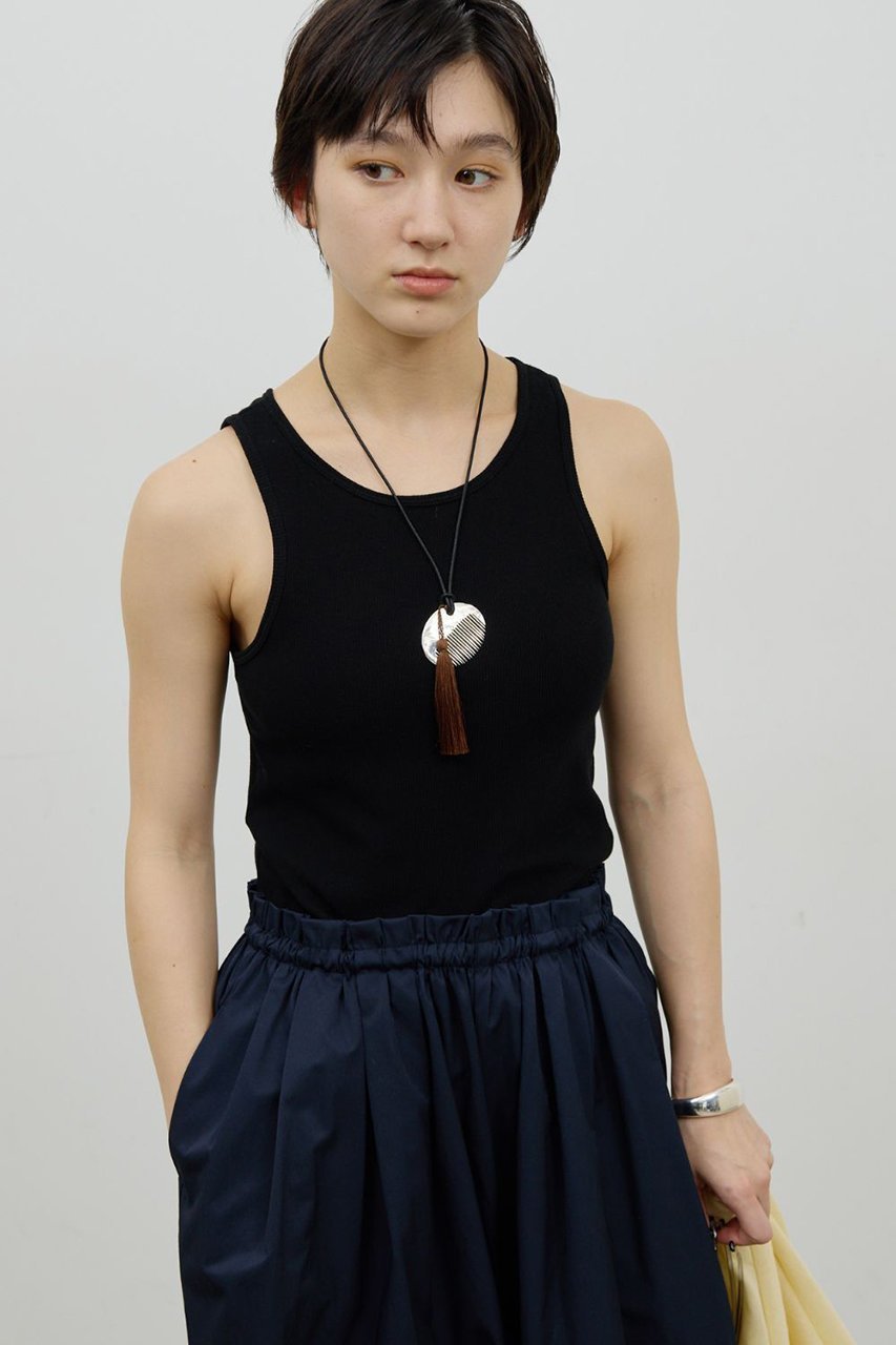 【ガリャルダガランテ/GALLARDAGALANTE】の〈前後2way〉ハイツイストリブタンク 人気、トレンドファッション・服の通販 founy(ファニー) ファッション Fashion レディースファッション Fashion for Women トップス・カットソー Cut & Sew Tops キャミソール&ノースリーブ Camisoles & Sleeveless Tops シャツ・ブラウス・オフィスカジュアル Elegant Blouses & Button-Ups ロングTシャツ・Tシャツ Longline T-Shirts & Tees カットソー・ベーシックTシャツ Cut-and-Sewn Tops / Stretch Tees & Basics インナー Innerwear キャミソール Camisole, Spaghetti Strap Top コンパクト Compact, Small Size ショルダー Shoulder, Shoulder Strap ジャケット Jacket, Outerwear タンク Tank Top, Sleeveless Top other-5|ID: prp329100004919625 ipo3291000000036909013