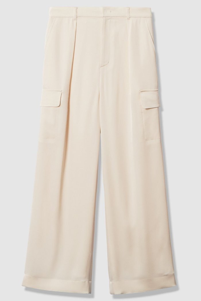 【アナイ/ANAYI】の【セットアップ対象商品】ストレッチダブルサテンカーゴパンツ インテリア・キッズ・メンズ・レディースファッション・服の通販 founy(ファニー) https://founy.com/ ファッション Fashion レディースファッション Fashion for Women セットアップ Matching Sets レディースパンツ・ボトムス Pants & Trousers / Bottoms パンツ Pants & Trousers おすすめ Recommended / Our Picks なめらか Smooth, Silky Texture カーゴパンツ Cargo Pants, Utility Pants キャミソール Camisole, Spaghetti Strap Top サテン Satin, Glossy Fabric ジャケット Jacket, Outerwear ストレッチ Stretch, Stretchy Fabric セットアップ Set-Up, Coordinated Outfit ポケット Pocket, Pocket Detail リラックス Relax, Relaxed Fit エレガント 上品 Elegant ビジネス 仕事 通勤 Business / Work / Commuting |ID: prp329100004919648 ipo3291000000036909352