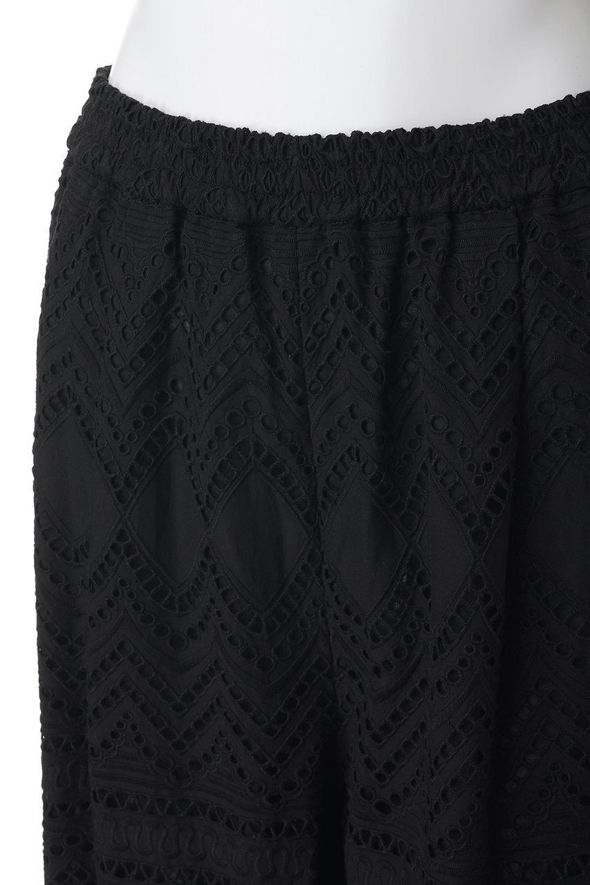 【ランバン オン ブルー/LANVIN en Bleu】のエンブロイダリーコットンレースパンツ 人気、トレンドファッション・服の通販 founy(ファニー) 　ファッション　Fashion　レディースファッション　Fashion for Women　パンツ　Pants & Trousers　コレクション　Collection, Seasonal Line　ショート　Short, Short Length　スラックス　Slacks, Dress Pants　セットアップ　Set-Up, Coordinated Outfit　デニム　Denim, Jeans Material　バランス　Balance, Style Balance　ラグジュアリー　Luxury, Elegant　リゾート　Resort, Vacation Style　リボン　Ribbon, Bow　レース　Lace, Lace Fabric　夏　Summer　other-5|ID: prp329100004922038 ipo3291000000036931246