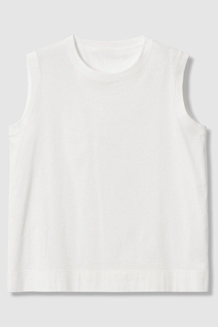 【アナイ/ANAYI】のコットン天竺ノースリレギュラー プルオーバー インテリア・キッズ・メンズ・レディースファッション・服の通販 founy(ファニー) https://founy.com/ ファッション Fashion レディースファッション Fashion for Women トップス・カットソー Cut & Sew Tops キャミソール&ノースリーブ Camisoles & Sleeveless Tops シャツ・ブラウス・オフィスカジュアル Elegant Blouses & Button-Ups ロングTシャツ・Tシャツ Longline T-Shirts & Tees カジュアルプルオーバー・ニットトップス Pullovers & Knit Tops / Casual Pullovers カットソー・ベーシックTシャツ Cut-and-Sewn Tops / Stretch Tees & Basics イタリア Italy キャミソール Camisole, Spaghetti Strap Top 巾着 Drawstring Bag, Kinchaku シンプル Simple, Minimal ジャケット Jacket, Outerwear タンク Tank Top, Sleeveless Top ドレープ Drape, Draping Fabric ノースリーブ Sleeveless, No-Sleeve バランス Balance, Style Balance ベーシック Basic, Essential リゾート Resort, Vacation Style 夏 Summer |ID: prp329100004922146 ipo3291000000036932381