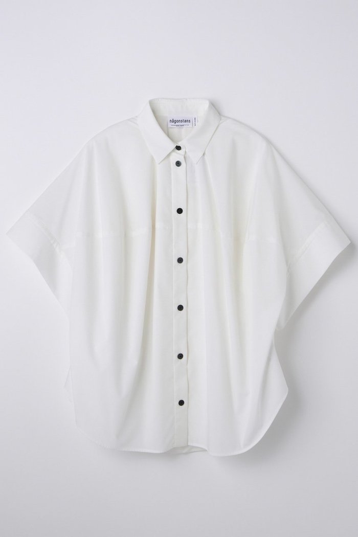 【ナゴンスタンス/nagonstans】のdrape shirt インテリア・キッズ・メンズ・レディースファッション・服の通販 founy(ファウニー) https://founy.com/ ファッション Fashion レディースファッション Fashion for Women トップス・カットソー Cut & Sew Tops シャツ・ブラウス・オフィスカジュアル Elegant Blouses & Button-Ups なめらか Smooth, Silky Texture ショート Short, Short Length スリーブ Sleeve, Long Sleeve / Short Sleeve ドレープ Drape, Draping Fabric バルーン Balloon, Balloon Silhouette フォルム Silhouette, Form ブロード Broadcloth, Fine Cotton ボトム Bottoms, Lower Wear 新作・新入荷 New Arrivals / New In |ID: prp329100004922192 ipo3291000000036932814