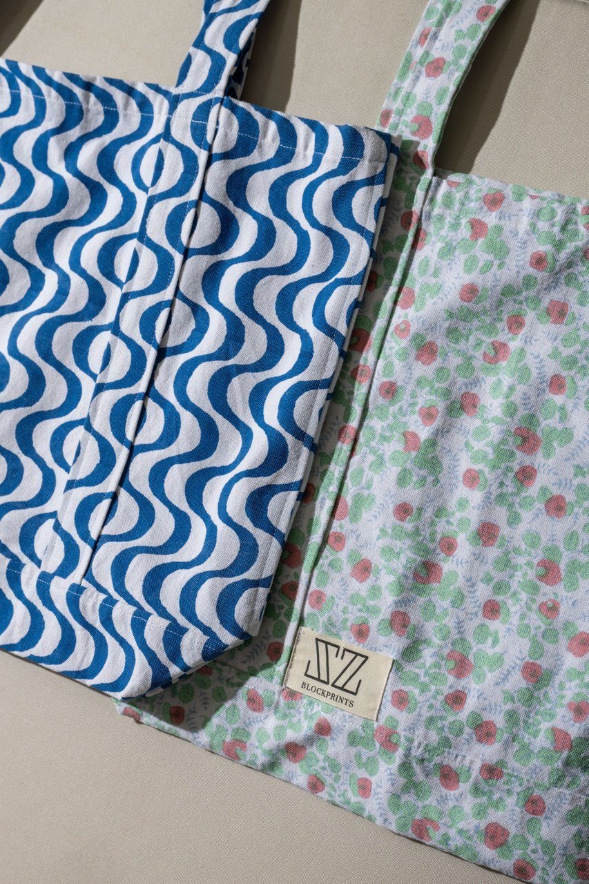 【エスゼット ブロックプリント/SZ Blockprints】のMEDIUM TOTE WAVY トートバッグ 人気、トレンドファッション・服の通販 founy(ファニー) 　ファッション　Fashion　レディースファッション　Fashion for Women　バッグ　Bags　ビッグ　Big, Oversized　ビーチ　Beach, Seaside　新作・新入荷　New Arrivals / New In　旅行　Travel　雑誌　Magazine, Fashion Magazine　other-7|ID: prp329100004922495 ipo3291000000036935214