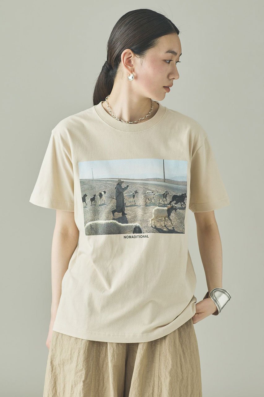 【カレンソロジー/Curensology】のノマディショナルTシャツ 人気、トレンドファッション・服の通販 founy(ファニー) 　ファッション　Fashion　レディースファッション　Fashion for Women　トップス・カットソー　Cut & Sew Tops　シャツ・ブラウス・オフィスカジュアル　Elegant Blouses & Button-Ups　ロングTシャツ・Tシャツ　Longline T-Shirts & Tees　カットソー・ベーシックTシャツ　Cut-and-Sewn Tops / Stretch Tees & Basics　ショート　Short, Short Length　スリーブ　Sleeve, Long Sleeve / Short Sleeve　プリント　Print, Printed Pattern　今季　This Season, Current Season　新作・新入荷　New Arrivals / New In　other-2|ID: prp329100004922663 ipo3291000000036936397