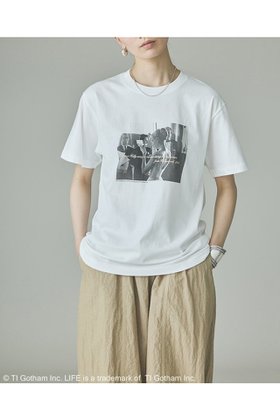 【カレンソロジー/Curensology】の【LIFE PICTURE COLLECTION】別注G.KTシャツ(ヨコ) 人気、トレンドファッション・服の通販 founy(ファニー) ファッション Fashion レディースファッション Fashion for Women トップス・カットソー Cut & Sew Tops シャツ・ブラウス・オフィスカジュアル Elegant Blouses & Button-Ups ロングTシャツ・Tシャツ Longline T-Shirts & Tees カットソー・ベーシックTシャツ Cut-and-Sewn Tops / Stretch Tees & Basics アクセサリー Fashion Accessories インナー Innerwear 春 Spring 洗える Machine Washable カットソー Cut and Sewn Top ショート Short, Short Length シンプル Simple, Minimal ジャケット Jacket, Outerwear スペシャル Special, Limited Edition スリーブ Sleeve, Long Sleeve / Short Sleeve フロント Front, Front Design プリント Print, Printed Pattern 別注 Limited Edition, Custom Order モノトーン Monotone, Black and White ロング Long, Long-Length おすすめ Recommended / Our Picks 夏 Summer 新作・新入荷 New Arrivals / New In |ID:prp329100004922670