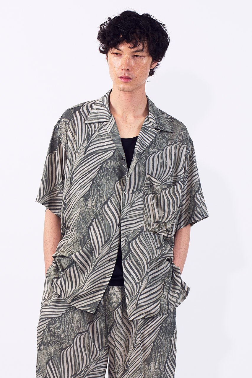 【ヨーク/YOKE】の【UNISEX】Leaf Pattern プリント オープンカラー シャツ 人気、トレンドファッション・服の通販 founy(ファニー) 　ファッション　Fashion　レディースファッション　Fashion for Women　トップス・カットソー　Cut & Sew Tops　シャツ・ブラウス・オフィスカジュアル　Elegant Blouses & Button-Ups　ユニセックス　Unisex, Genderless　ショート　Short, Short Length　スリット　Slit, Slit Detail　スリーブ　Sleeve, Long Sleeve / Short Sleeve　ドレープ　Drape, Draping Fabric　プリント　Print, Printed Pattern　ポケット　Pocket, Pocket Detail　リーフ　Leaf, Botanical Leaf　ロング　Long, Long-Length　新作・新入荷　New Arrivals / New In　羽織　Haori, Light Jacket　other-7|ID: prp329100004923024 ipo3291000000036939511