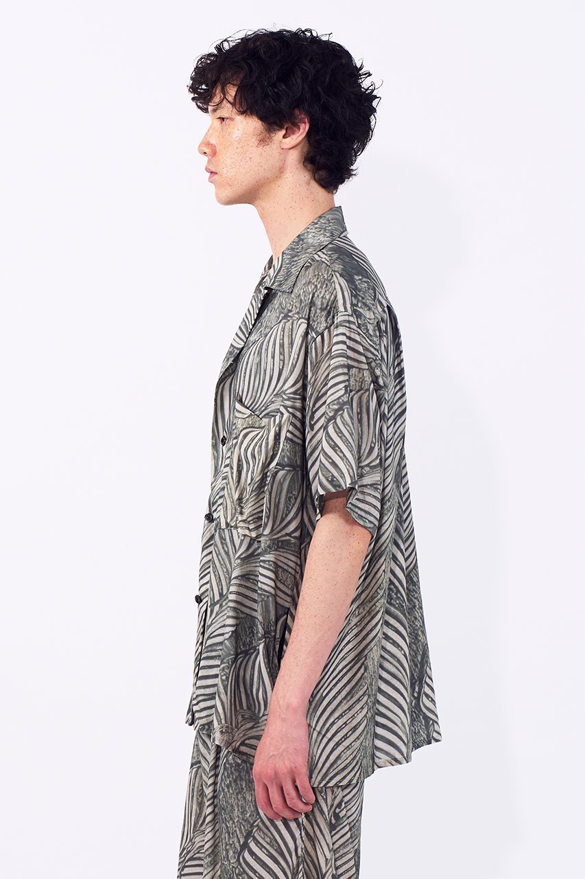 【ヨーク/YOKE】の【UNISEX】Leaf Pattern プリント オープンカラー シャツ 人気、トレンドファッション・服の通販 founy(ファニー) 　ファッション　Fashion　レディースファッション　Fashion for Women　トップス・カットソー　Cut & Sew Tops　シャツ・ブラウス・オフィスカジュアル　Elegant Blouses & Button-Ups　ユニセックス　Unisex, Genderless　ショート　Short, Short Length　スリット　Slit, Slit Detail　スリーブ　Sleeve, Long Sleeve / Short Sleeve　ドレープ　Drape, Draping Fabric　プリント　Print, Printed Pattern　ポケット　Pocket, Pocket Detail　リーフ　Leaf, Botanical Leaf　ロング　Long, Long-Length　新作・新入荷　New Arrivals / New In　羽織　Haori, Light Jacket　other-8|ID: prp329100004923024 ipo3291000000036939513