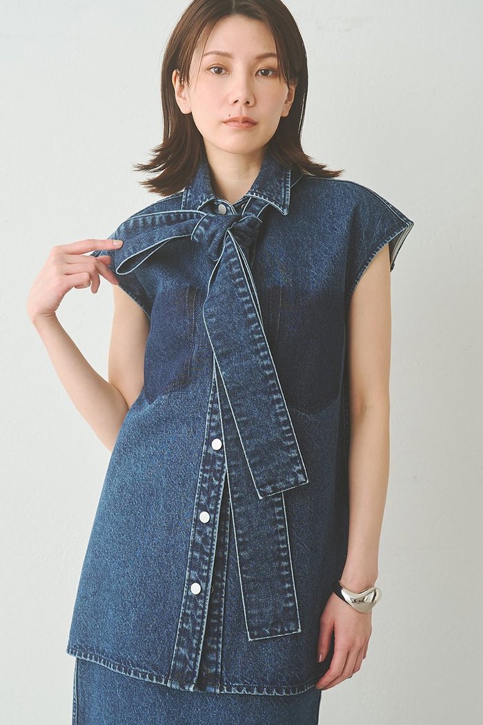 【ウィムガゼット/Whim Gazette】のデニムボウノースリーブシャツ インテリア・キッズ・メンズ・レディースファッション・服の通販 founy(ファニー) https://founy.com/ ファッション Fashion レディースファッション Fashion for Women トップス・カットソー Cut & Sew Tops キャミソール&ノースリーブ Camisoles & Sleeveless Tops シャツ・ブラウス・オフィスカジュアル Elegant Blouses & Button-Ups おすすめ Recommended / Our Picks ショート Short, Short Length スリーブ Sleeve, Long Sleeve / Short Sleeve セットアップ Set-Up, Coordinated Outfit デニム Denim, Jeans Material ノースリーブ Sleeveless, No-Sleeve バランス Balance, Style Balance 新作・新入荷 New Arrivals / New In |ID: prp329100004923218 ipo3291000000036941126