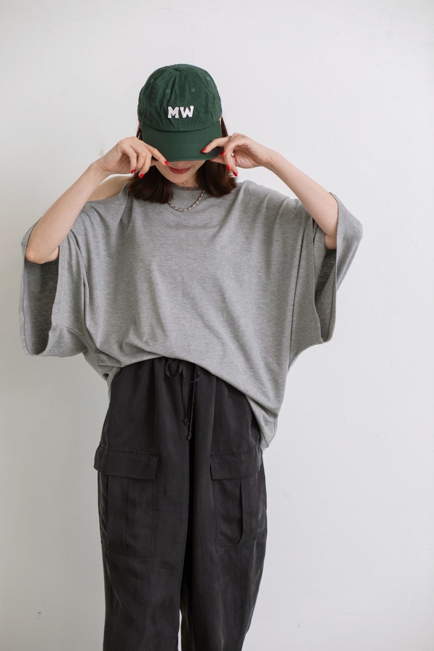 【マイ ウィークネス/MY WEAKNESS】のSigrid Asymmetry T-shirt 人気、トレンドファッション・服の通販 founy(ファニー) 　ファッション　Fashion　レディースファッション　Fashion for Women　トップス・カットソー　Cut & Sew Tops　シャツ・ブラウス・オフィスカジュアル　Elegant Blouses & Button-Ups　ロングTシャツ・Tシャツ　Longline T-Shirts & Tees　カッティング　Cutting Detail　スリーブ　Sleeve, Long Sleeve / Short Sleeve　ボトム　Bottoms, Lower Wear　ロング　Long, Long-Length　新作・新入荷　New Arrivals / New In　other-7|ID: prp329100004923224 ipo3291000000036941207