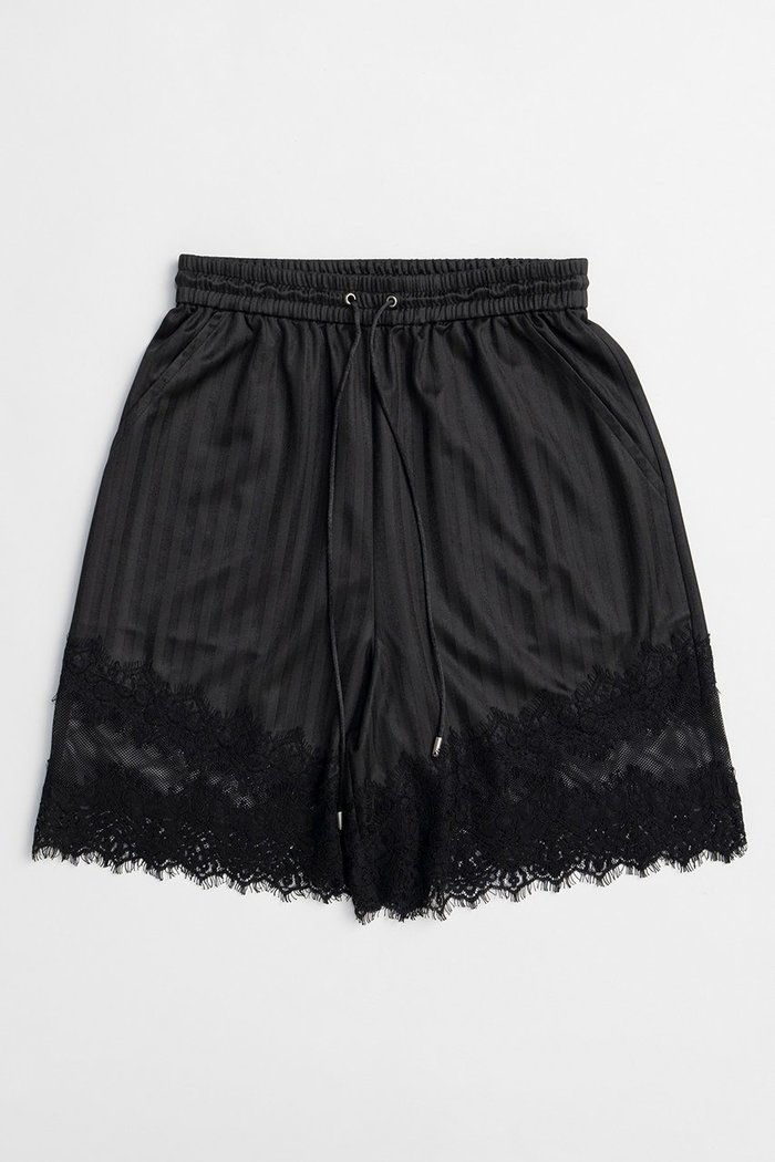 【メゾンスペシャル/MAISON SPECIAL】のShadow Stripe Lace Shorts/シャドーストライプレースショートパンツ インテリア・キッズ・メンズ・レディースファッション・服の通販 founy(ファニー) https://founy.com/ ファッション Fashion レディースファッション Fashion for Women パンツ Pants & Trousers ショートパンツ・ハーフパンツ High-Waisted & Relaxed Shorts おすすめ Recommended / Our Picks シャドー Shadow, Subtle Pattern ショート Short, Short Length シンプル Simple, Minimal ジャケット Jacket, Outerwear ストライプ Stripe, Striped Pattern スポーティ Sporty, Casual Athletic タンク Tank Top, Sleeveless Top テーラード Tailored, Tailored Fit バランス Balance, Style Balance フェミニン Feminine, Girly ミックス Mix, Mixed Style レース Lace, Lace Fabric 再入荷 Restock / Back in Stock 定番 Standard, Basic Item |ID: prp329100004923569 ipo3291000000036943802