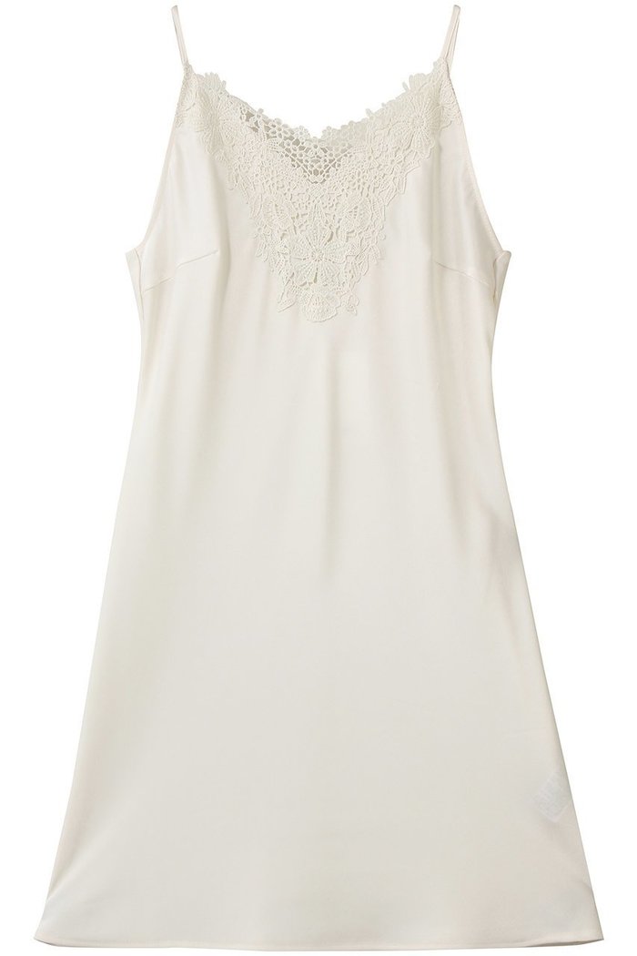 【ヴェニカ/Venica】のembroidery lace satin camisole インテリア・キッズ・メンズ・レディースファッション・服の通販 founy(ファニー) https://founy.com/ ファッション Fashion レディースファッション Fashion for Women トップス・カットソー Cut & Sew Tops キャミソール&ノースリーブ Camisoles & Sleeveless Tops シャツ・ブラウス・オフィスカジュアル Elegant Blouses & Button-Ups ロングTシャツ・Tシャツ Longline T-Shirts & Tees カットソー・ベーシックTシャツ Cut-and-Sewn Tops / Stretch Tees & Basics インナー Innerwear カーディガン Cardigan, Knitwear キャミソール Camisole, Spaghetti Strap Top サテン Satin, Glossy Fabric シェイプ Shape, Slim Fit ジャケット Jacket, Outerwear タンク Tank Top, Sleeveless Top レース Lace, Lace Fabric |ID: prp329100004923746 ipo3291000000036944960