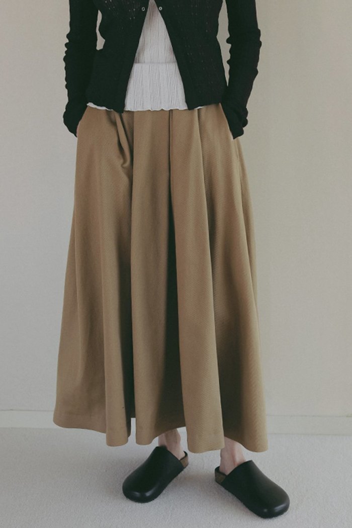 【エトレトウキョウ/ETRE TOKYO】の【4/16 19:00販売開始】タックボリュームミディスカート インテリア・キッズ・メンズ・レディースファッション・服の通販 founy(ファニー) https://founy.com/ ファッション Fashion レディースファッション Fashion for Women スカート Skirts ロングスカート Long Skirts / Maxi & Midi Skirts バランス Balance, Style Balance フレア Flare, Flared ボックス Boxy, Box Shape ロング Long, Long-Length おすすめ Recommended / Our Picks 新作・新入荷 New Arrivals / New In |ID: prp329100004923839 ipo3291000000036945701