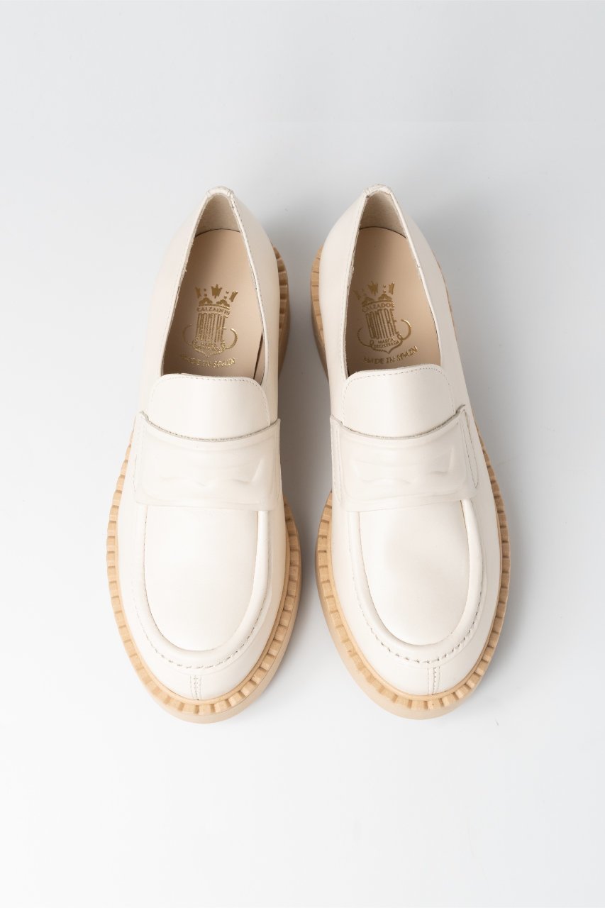 【エスメラルダ/Esmeralda】の【BONTRE】パフィーベルトローファー 人気、トレンドファッション・服の通販 founy(ファニー) 　ファッション　Fashion　レディースファッション　Fashion for Women　ベルト&ウエストマーク　Belts & Waist Accessories　シューズ　Shoes, Footwear　シンプル　Simple, Minimal　トレンド　Trend, Trending Now　フラット　Flat, Flat Shoes　厚底　Platform Shoes　other-2|ID: prp329100004924449 ipo3291000000036950667