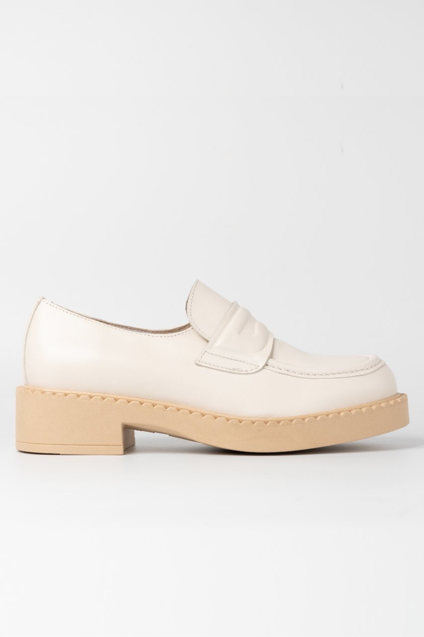 【エスメラルダ/Esmeralda】の【BONTRE】パフィーベルトローファー 人気、トレンドファッション・服の通販 founy(ファニー) 　ファッション　Fashion　レディースファッション　Fashion for Women　ベルト&ウエストマーク　Belts & Waist Accessories　シューズ　Shoes, Footwear　シンプル　Simple, Minimal　トレンド　Trend, Trending Now　フラット　Flat, Flat Shoes　厚底　Platform Shoes　other-3|ID: prp329100004924449 ipo3291000000036950669