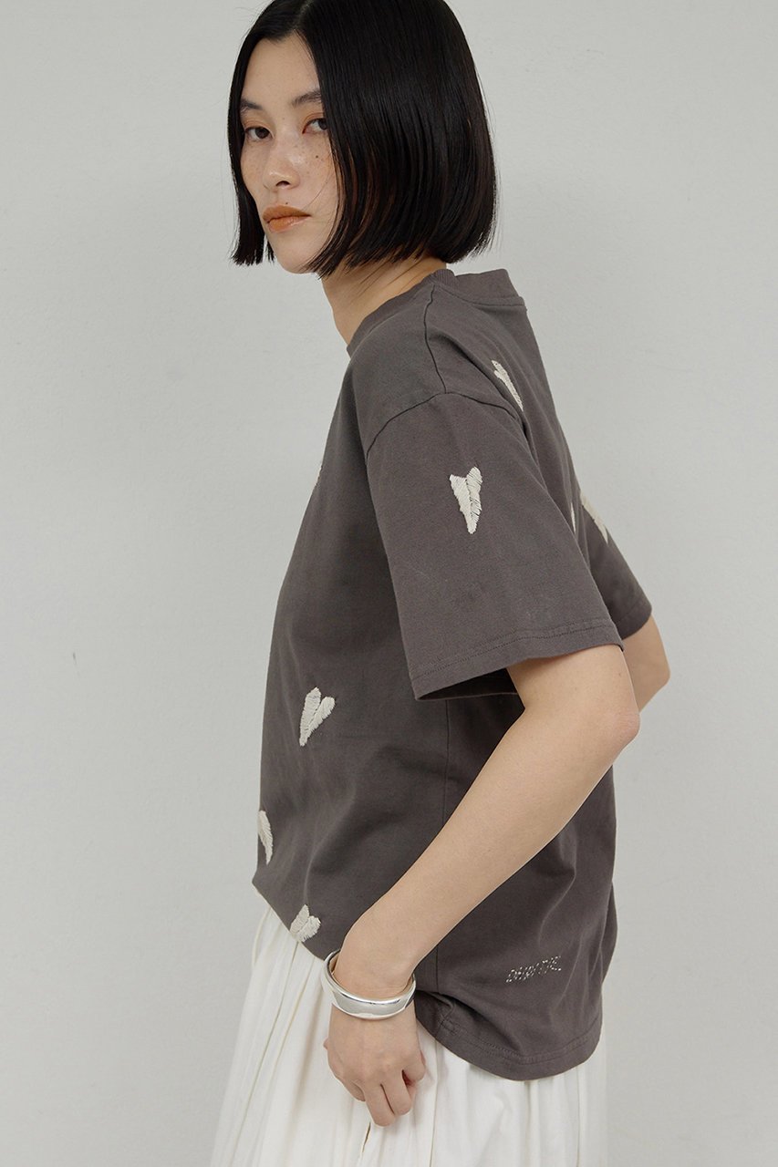 【ガリャルダガランテ/GALLARDAGALANTE】の【Dhritie】リーフ刺繍Tee 人気、トレンドファッション・服の通販 founy(ファニー) ファッション Fashion レディースファッション Fashion for Women トップス・カットソー Cut & Sew Tops シャツ・ブラウス・オフィスカジュアル Elegant Blouses & Button-Ups ロングTシャツ・Tシャツ Longline T-Shirts & Tees カットソー・ベーシックTシャツ Cut-and-Sewn Tops / Stretch Tees & Basics カットソー Cut and Sewn Top ショート Short, Short Length スリーブ Sleeve, Long Sleeve / Short Sleeve リーフ Leaf, Botanical Leaf ワイド Wide, Wide Fit other-7|ID: prp329100004924689 ipo3291000000036952458