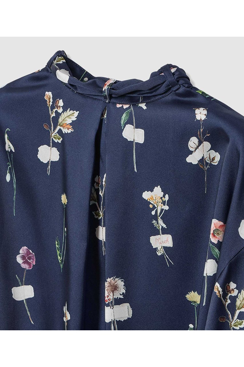 【アナイ/ANAYI】のボタニカルサテンプリントスカーフタイ ブラウス 人気、トレンドファッション・服の通販 founy(ファニー) 　ファッション　Fashion　レディースファッション　Fashion for Women　トップス・カットソー　Cut & Sew Tops　シャツ・ブラウス・オフィスカジュアル　Elegant Blouses & Button-Ups　ショルダー　Shoulder, Shoulder Strap　シンプル　Simple, Minimal　スカーフ　Scarf, Neckwear　スタンド　Stand Collar, Upright Stand　スリーブ　Sleeve, Long Sleeve / Short Sleeve　ドロップ　Drop Shoulder, Dropped Style　プリント　Print, Printed Pattern　ボタニカル　Botanical, Floral Pattern　モチーフ　Motif, Design Theme　リラックス　Relax, Relaxed Fit　ロング　Long, Long-Length　other-4|ID: prp329100004924694 ipo3291000000036952500