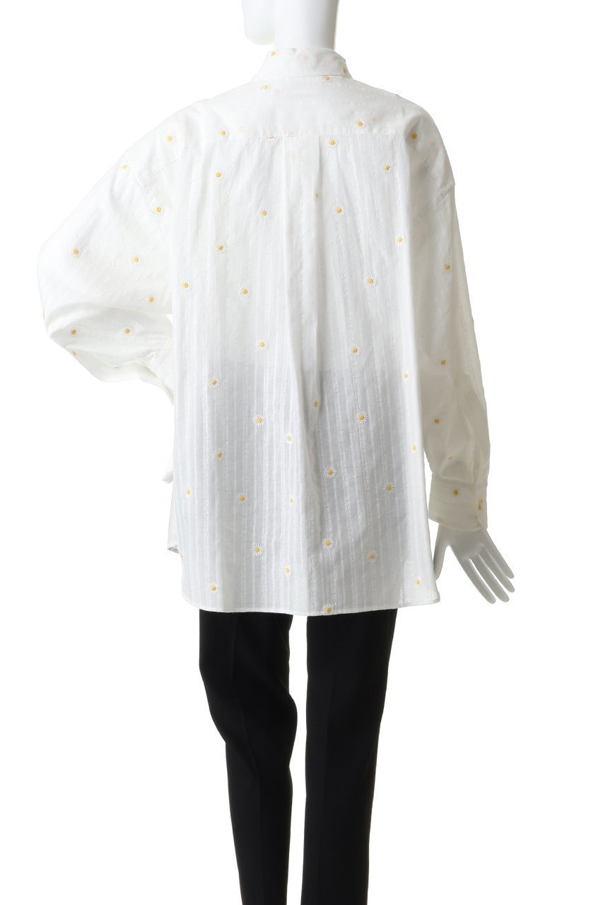 【クチュールドアダム/COUTURE D'ADAM】のマーガレット刺繍ビッグシャツ 人気、トレンドファッション・服の通販 founy(ファニー) 　ファッション　Fashion　レディースファッション　Fashion for Women　トップス・カットソー　Cut & Sew Tops　シャツ・ブラウス・オフィスカジュアル　Elegant Blouses & Button-Ups　なめらか　Smooth, Silky Texture　スラックス　Slacks, Dress Pants　スリーブ　Sleeve, Long Sleeve / Short Sleeve　デニム　Denim, Jeans Material　ビッグ　Big, Oversized　マーガレット　Marguerite, Daisy Pattern　リラックス　Relax, Relaxed Fit　ロング　Long, Long-Length　ワイド　Wide, Wide Fit　エレガント 上品　Elegant　再入荷　Restock / Back in Stock　other-4|ID: prp329100004924790 ipo3291000000036953372