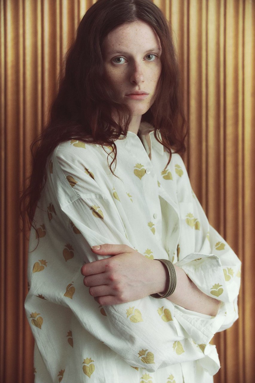 【クチュールドアダム/COUTURE D'ADAM】のストロベリーハートビッグシャツ 人気、トレンドファッション・服の通販 founy(ファニー) 　ファッション　Fashion　レディースファッション　Fashion for Women　トップス・カットソー　Cut & Sew Tops　シャツ・ブラウス・オフィスカジュアル　Elegant Blouses & Button-Ups　インド　Indian Textile　スリーブ　Sleeve, Long Sleeve / Short Sleeve　ビッグ　Big, Oversized　モチーフ　Motif, Design Theme　ロング　Long, Long-Length　エレガント 上品　Elegant　other-6|ID: prp329100004924852 ipo3291000000036953875