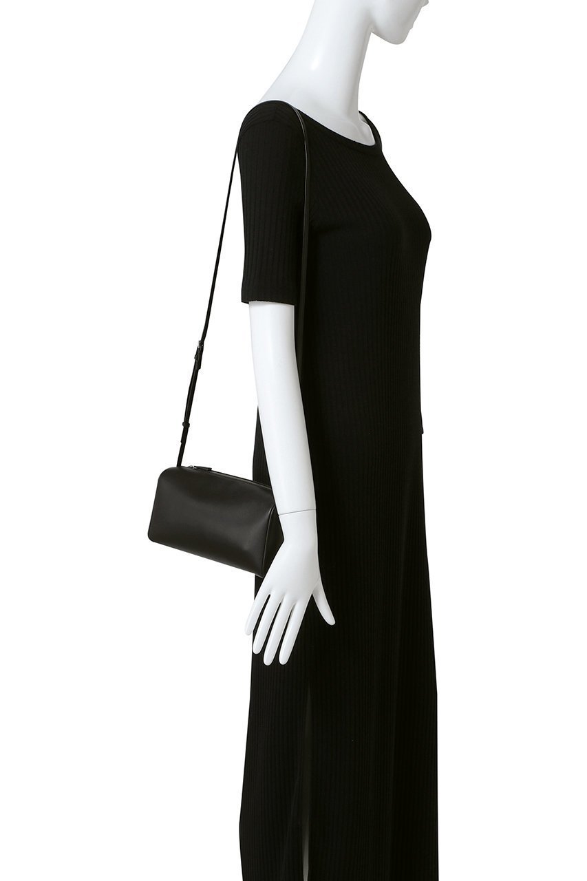【ザ ロウ/THE ROW】の90 S CROSSBODY 人気、トレンドファッション・服の通販 founy(ファニー) 　ファッション　Fashion　レディースファッション　Fashion for Women　バッグ　Bags　なめらか　Smooth, Silky Texture　コンパクト　Compact, Small Size　ショルダー　Shoulder, Shoulder Strap　スクエア　Square, Square Shape　スマート　Smart, Elegant　フォルム　Silhouette, Form　ポシェット　Pochette, Mini Bag　ロング　Long, Long-Length　エレガント 上品　Elegant　財布　Wallet, Purse　other-2|ID: prp329100004924868 ipo3291000000036954000