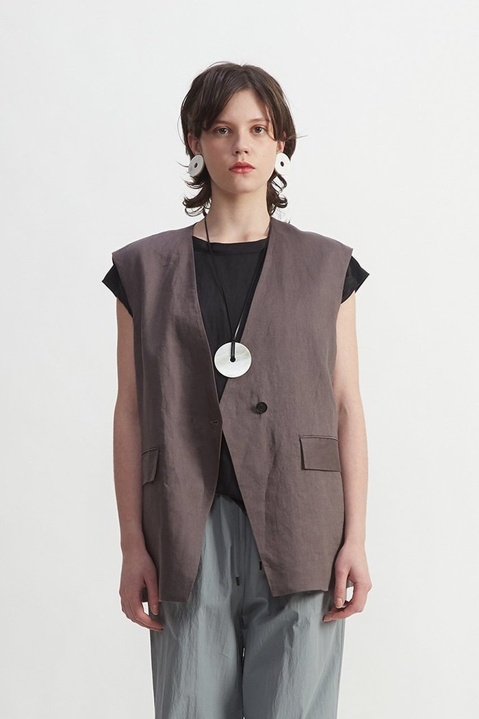 【プレインピープル/PLAIN PEOPLE】のフレンチリネンジレ インテリア・キッズ・メンズ・レディースファッション・服の通販 founy(ファニー) https://founy.com/ ファッション Fashion レディースファッション Fashion for Women アウター Coat / Outerwear Collection レディースジャケット・軽アウター Jackets なめらか Smooth, Silky Texture カーゴパンツ Cargo Pants, Utility Pants コンビネゾン Jumpsuit, All-in-One ジャケット Jacket, Outerwear バランス Balance, Style Balance フレンチ French, French Style ベスト Vest, Waistcoat ボトム Bottoms, Lower Wear リネン Linen, Linen Fabric |ID: prp329100004924914 ipo3291000000036954355