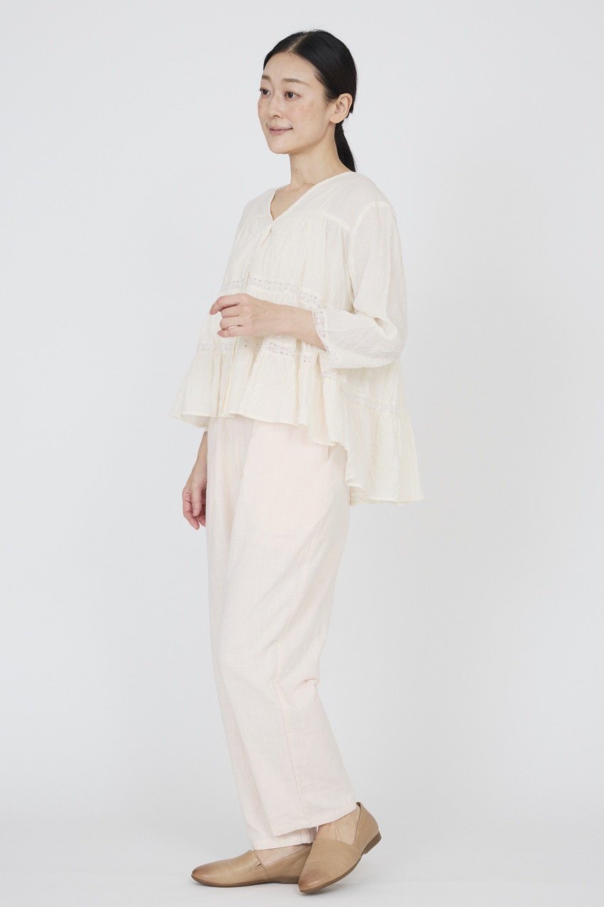 【ナナデコール/nanadecor】のコスモスレースティアードブラウス 人気、トレンドファッション・服の通販 founy(ファニー) 　ファッション　Fashion　レディースファッション　Fashion for Women　トップス・カットソー　Cut & Sew Tops　シャツ・ブラウス・オフィスカジュアル　Elegant Blouses & Button-Ups　スリーブ　Sleeve, Long Sleeve / Short Sleeve　フレア　Flare, Flared　レース　Lace, Lace Fabric　ロング　Long, Long-Length　other-8|ID: prp329100004924947 ipo3291000000036954647