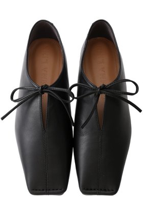 【ダニエラ アンド ジェマ/Daniella & GEMMA】 スクエアトゥリボンタイフラットシューズ人気、トレンドファッション・服の通販 founy(ファニー) ファッション Fashion レディースファッション Fashion for Women シューズ Shoes, Footwear シルバー Silver, Metallic Silver スクエア Square, Square Shape フェミニン Feminine, Girly フラット Flat, Flat Shoes リボン Ribbon, Bow 定番 Standard, Basic Item |ID:prp329100004925125