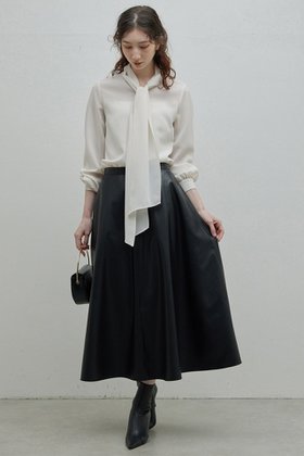 【ガリャルダガランテ/GALLARDAGALANTE】 フィネスボウタイブラウス2人気、トレンドファッション・服の通販 founy(ファニー) ファッション Fashion レディースファッション Fashion for Women トップス・カットソー Cut & Sew Tops シャツ・ブラウス・オフィスカジュアル Elegant Blouses & Button-Ups スウェット / スエット Sweatshirt, Sweatwear スリーブ Sleeve, Long Sleeve / Short Sleeve ベーシック Basic, Essential リボン Ribbon, Bow ロング Long, Long-Length 人気 Popular, Best Seller |ID:prp329100004926734