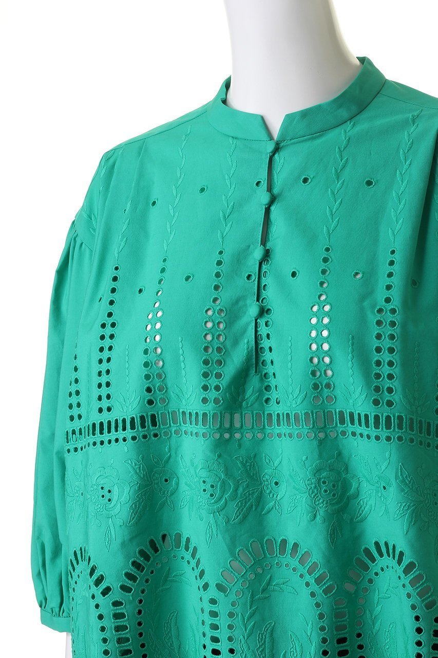 【デパリエ/DEPAREILLE】のフラワーエンブロイダリーブラウス 人気、トレンドファッション・服の通販 founy(ファニー) 　ファッション　Fashion　レディースファッション　Fashion for Women　トップス・カットソー　Cut & Sew Tops　シャツ・ブラウス・オフィスカジュアル　Elegant Blouses & Button-Ups　ギャザー　Gathered, Ruffled　ショート　Short, Short Length　スリーブ　Sleeve, Long Sleeve / Short Sleeve　ヘムライン　Hemline, Bottom Cut　夏　Summer　other-5|ID: prp329100004926756 ipo3291000000036967705