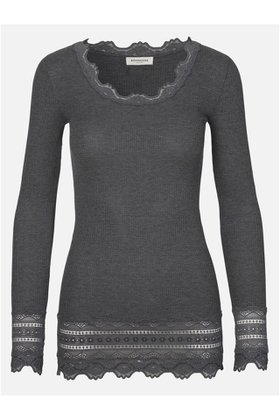 【ロサムンド/ROSEMUNDE】のレース付き プルオーバー シルクコットン 人気、トレンドファッション・服の通販 founy(ファニー) ファッション Fashion レディースファッション Fashion for Women 下着・ランジェリー Lingerie & Intimates その他ランジェリー・インナーアイテム Other Lingerie / Intimates トップス・カットソー Cut & Sew Tops インナー Innerwear エレガント 上品 Elegant シルク Silk, 100% Silk フィット Fit, Slim Fit フェミニン Feminine, Girly フリル Frill, Ruffle ホールガーメント WholeGarment, Seamless Knit ランジェリー Lingerie, Intimate Wear レース Lace, Lace Fabric 冬 Winter / This Winter 夏 Summer 長袖 Long Sleeve, Full Sleeve |ID:prp329100004926924